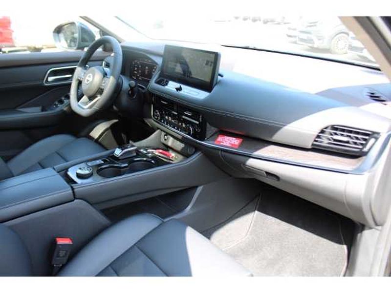 Nissan X-Trail TEKNA 1,5 VC-T E-4ORCE 213 PS 4X4 Allrad HUD Panorama Navi Leder Memory Sitze